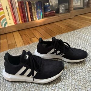 Addidas Ladies Tennis Shoes